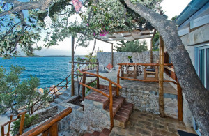 thumb_3432993_a-hvar-house-seafront-barbecues-plants-parking-sale-101-.jpg