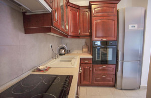 thumb_3448441_13_kitchen.jpg