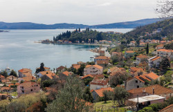 /c_images/thumb_3469455_1_vartira-v-zhivopisnom-meste-s-vidom-na-zaliv-kamenari-18.jpg