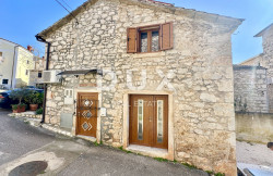 /c_images/thumb_3525663_1_3_istria-brtonigla-small-house-with-a-lot-of-potential-7.jpg