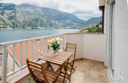 /c_images/thumb_3547975_1_zajnerskim-remontom-v-150-metrah-ot-morya-v-muo-kotor-01.jpg